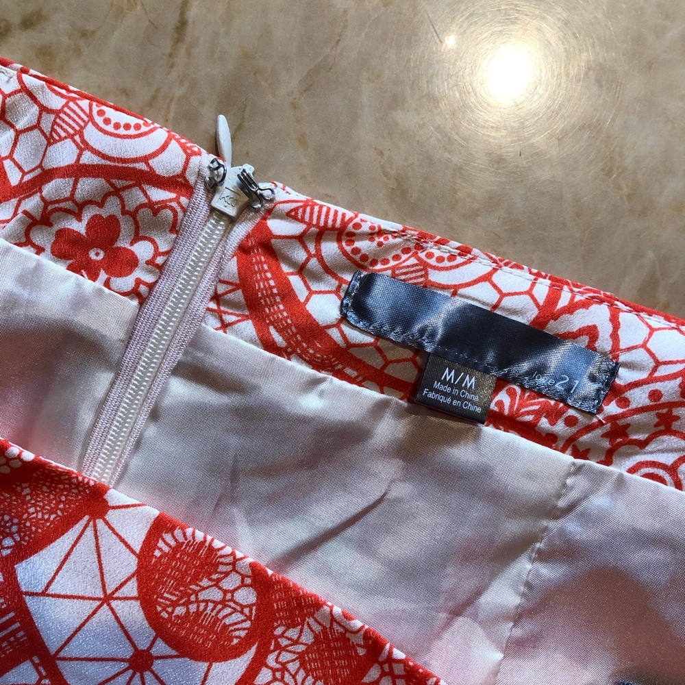 Pleated Side Deep Pocket Design - Picture 7 of 12